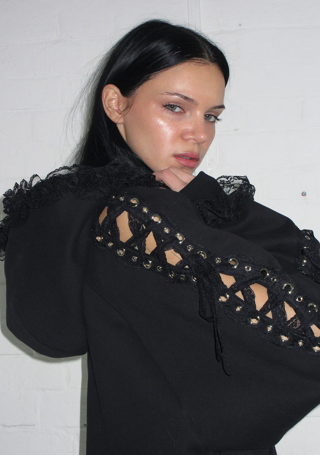 BAD ROMANCE LACE RIBBON ZIP HOODIE BLACK - Image 4