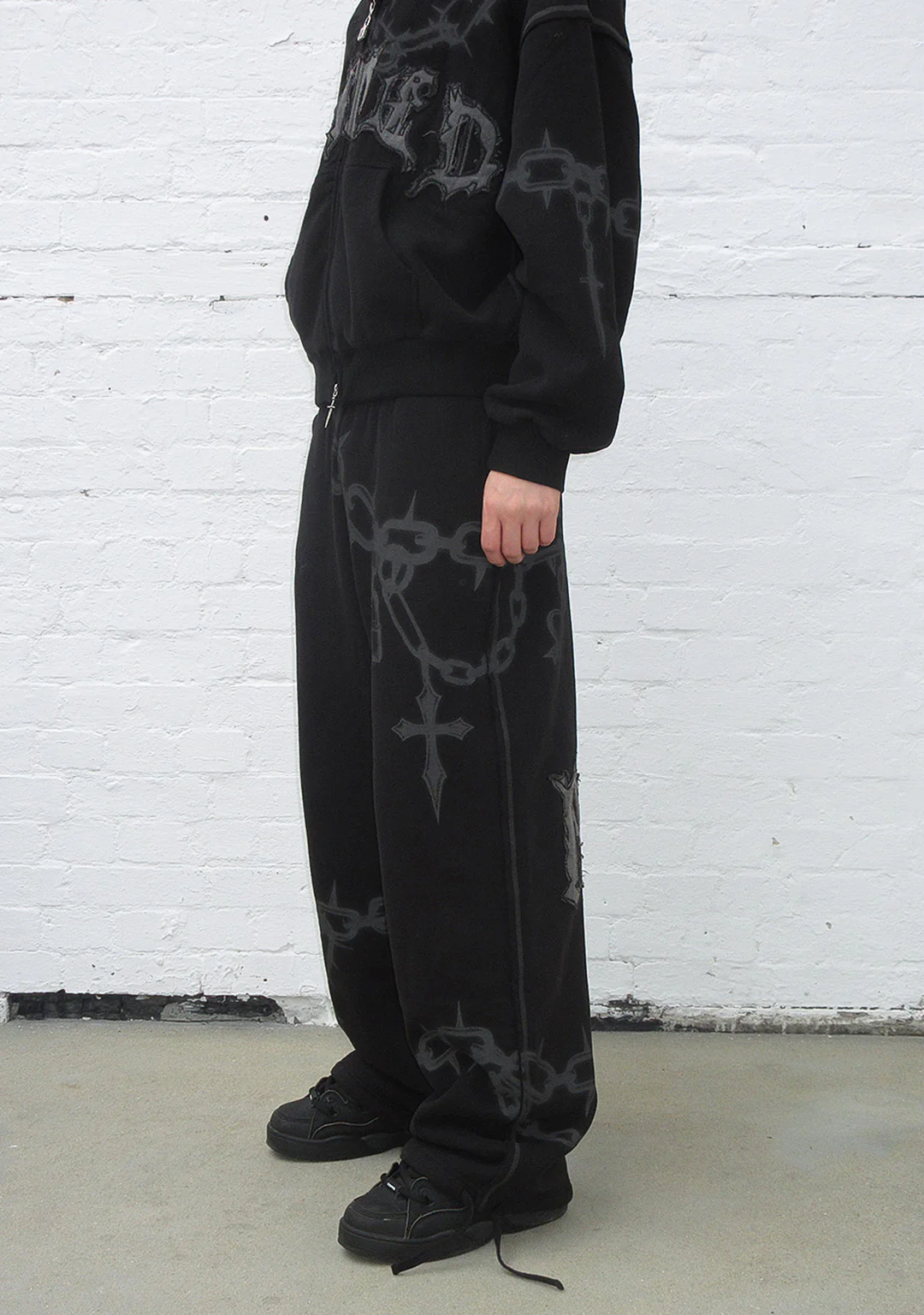 CHAINS OVERSIZED SWEATPANTS BLACK - Image 5