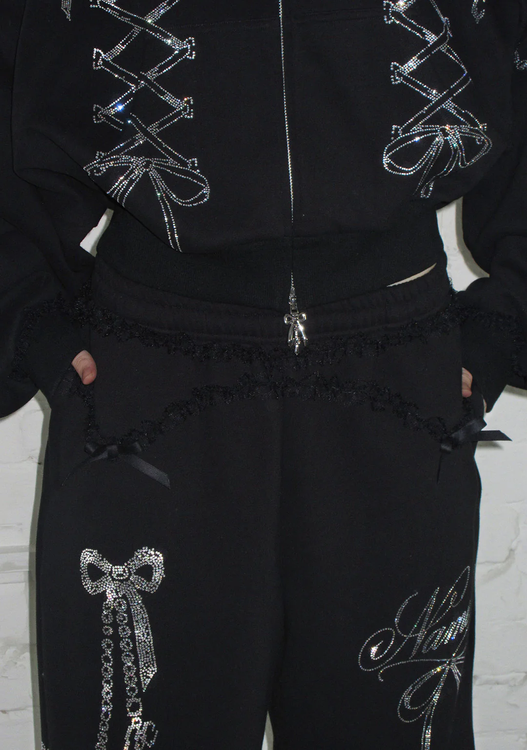 CONFESSIONS RHINESTONE OVERSIZED SWEATPANTS BLACK - Image 4