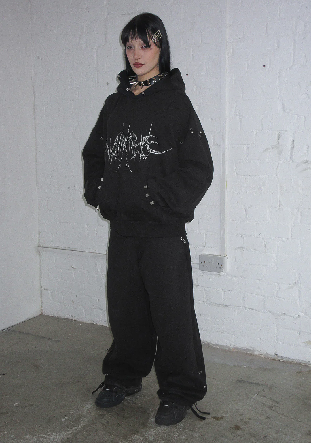 DESTROY CHROME PIERCED OVERSIZED SWEATPANTS BLACK - Image 3