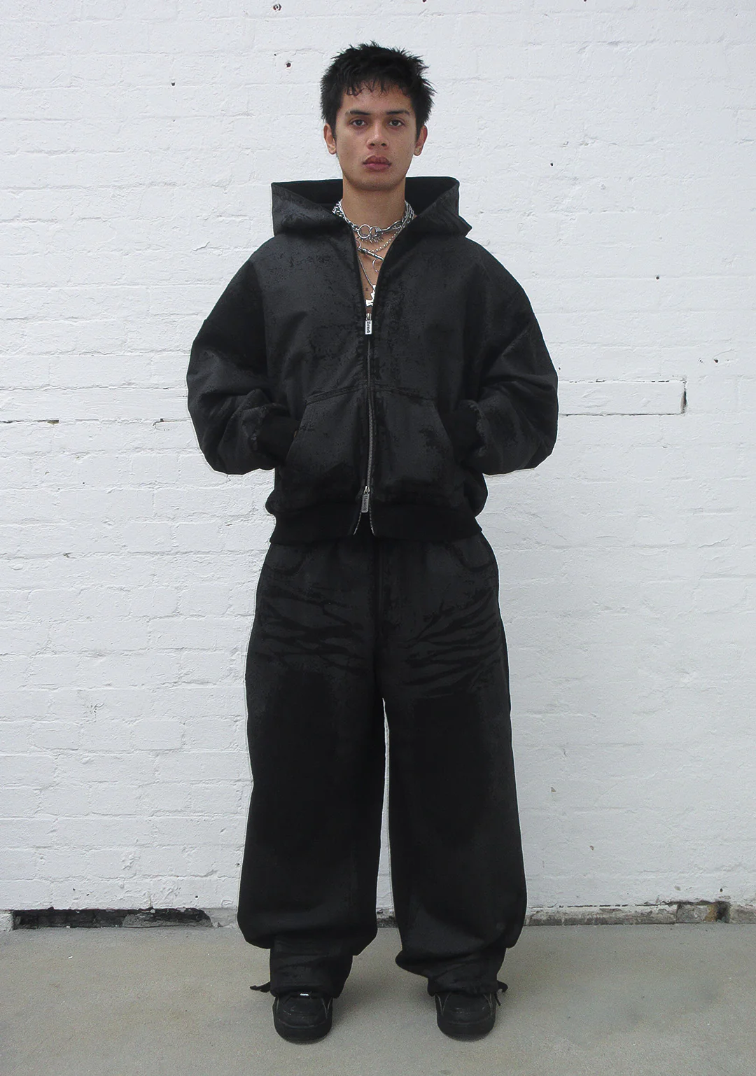 FAITHFUL LEATHER EFFECT OVERSIZED SWEATPANTS BLACK - Image 2