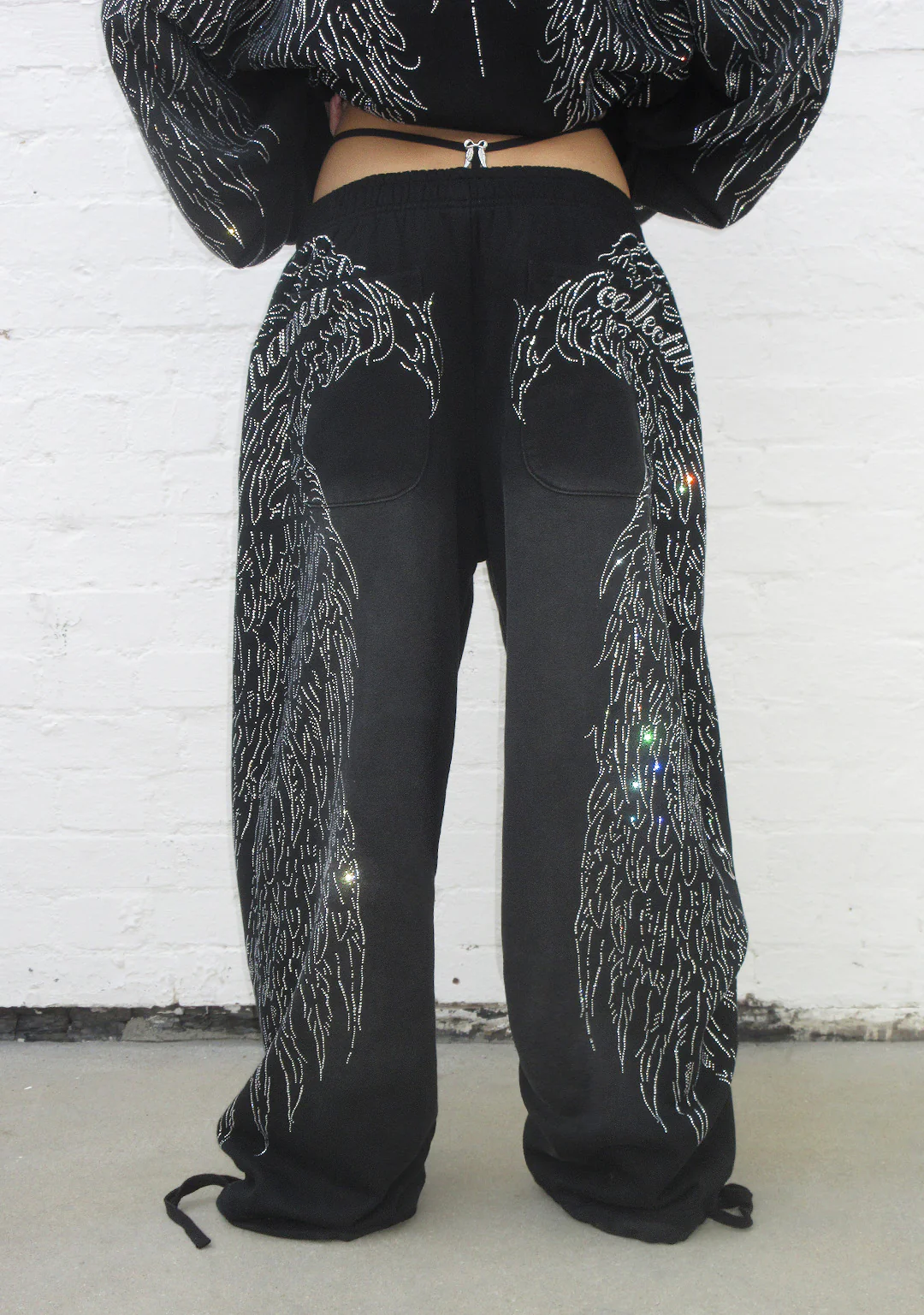 FALLEN RHINESTONE OVERSIZED SWEATPANTS WASHED BLACK - Image 6