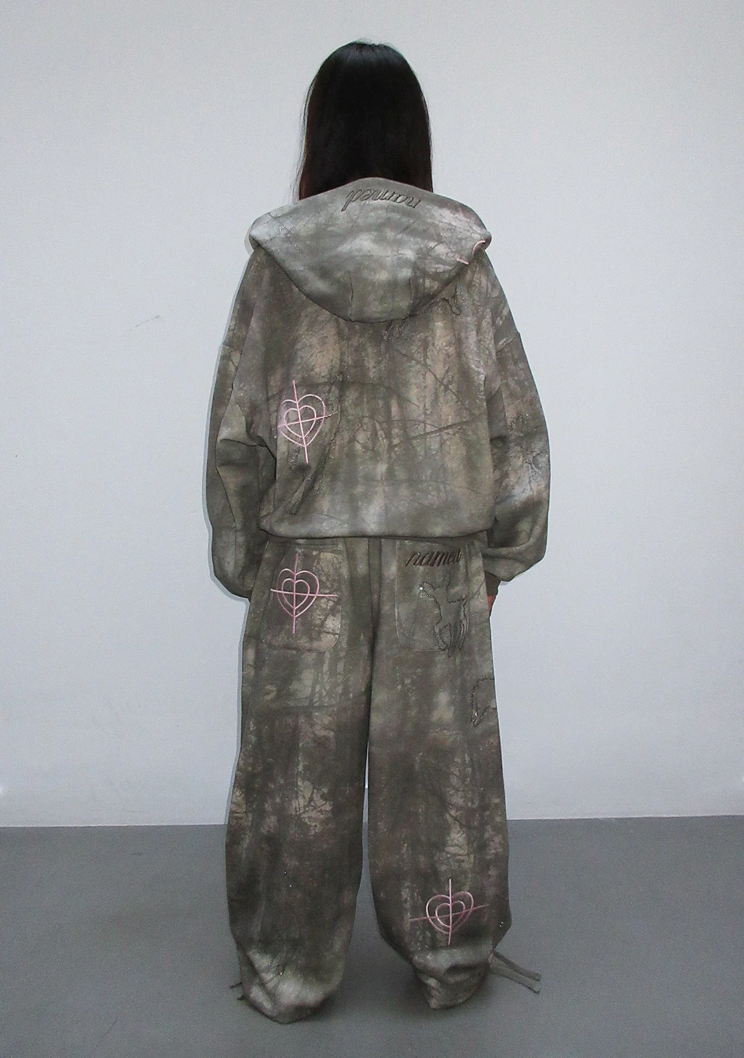 LOVESTRUCK RHINESTONE OVERSIZED SWEATPANTS CAMO - Image 6