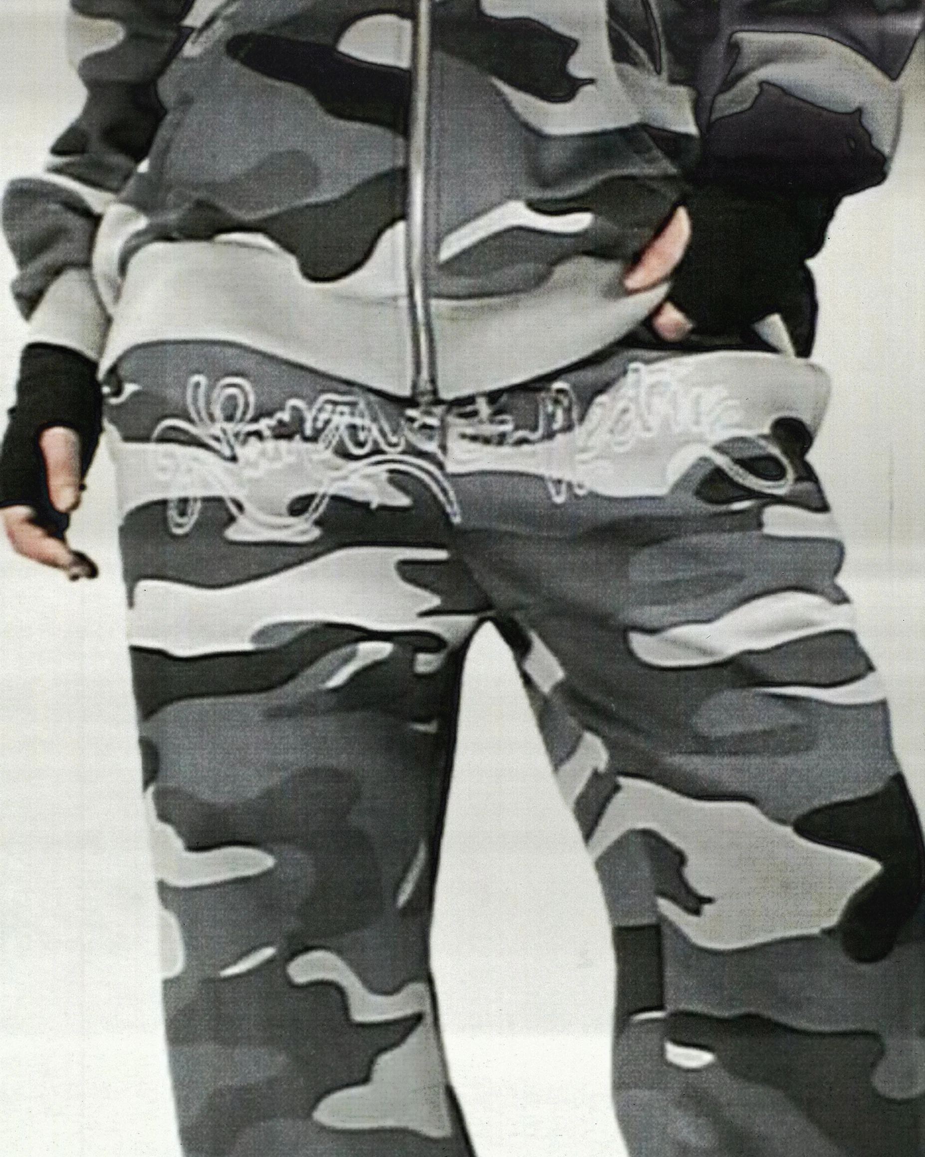 TERRITORY SWEATPANTS NIGHT CAMO - Image 2
