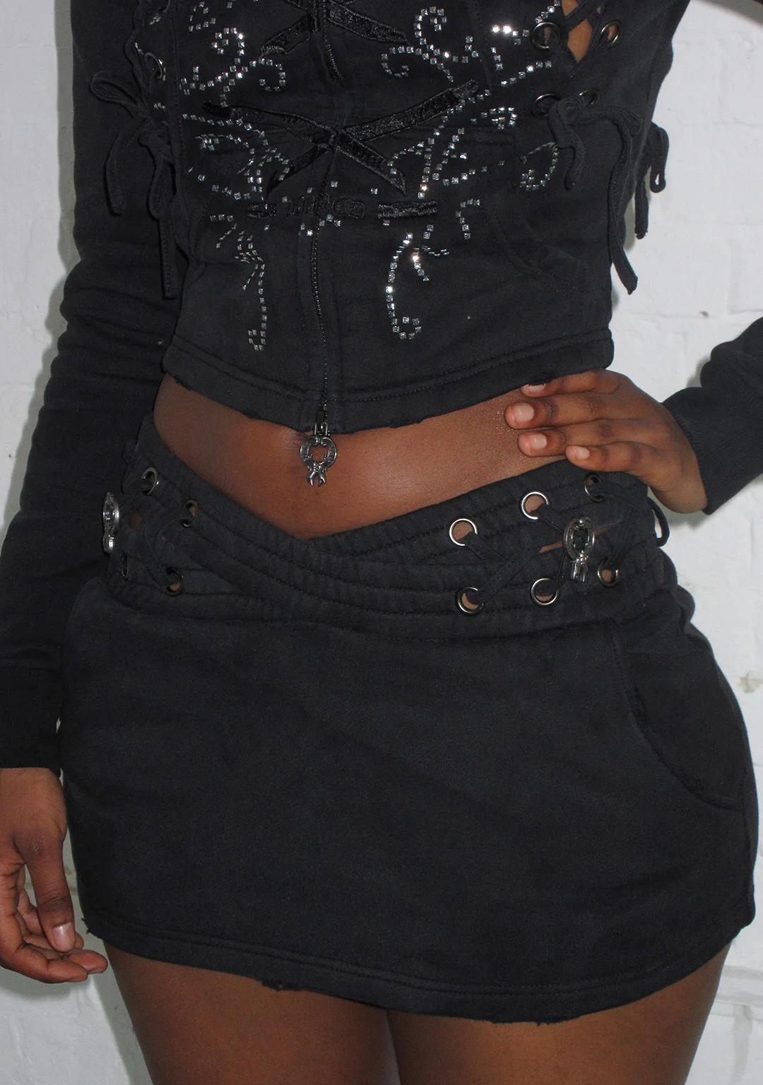 VENDETTA LACE UP MICRO SKIRT BLACK VINTAGE WASH - Image 3