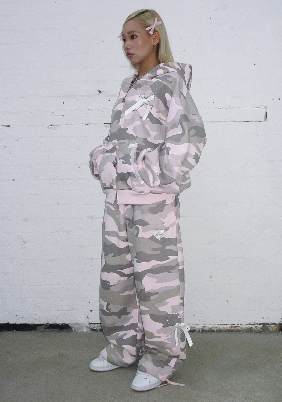 WHISPER OVERSIZED SWEATPANTS PASTEL CAMO - Image 5